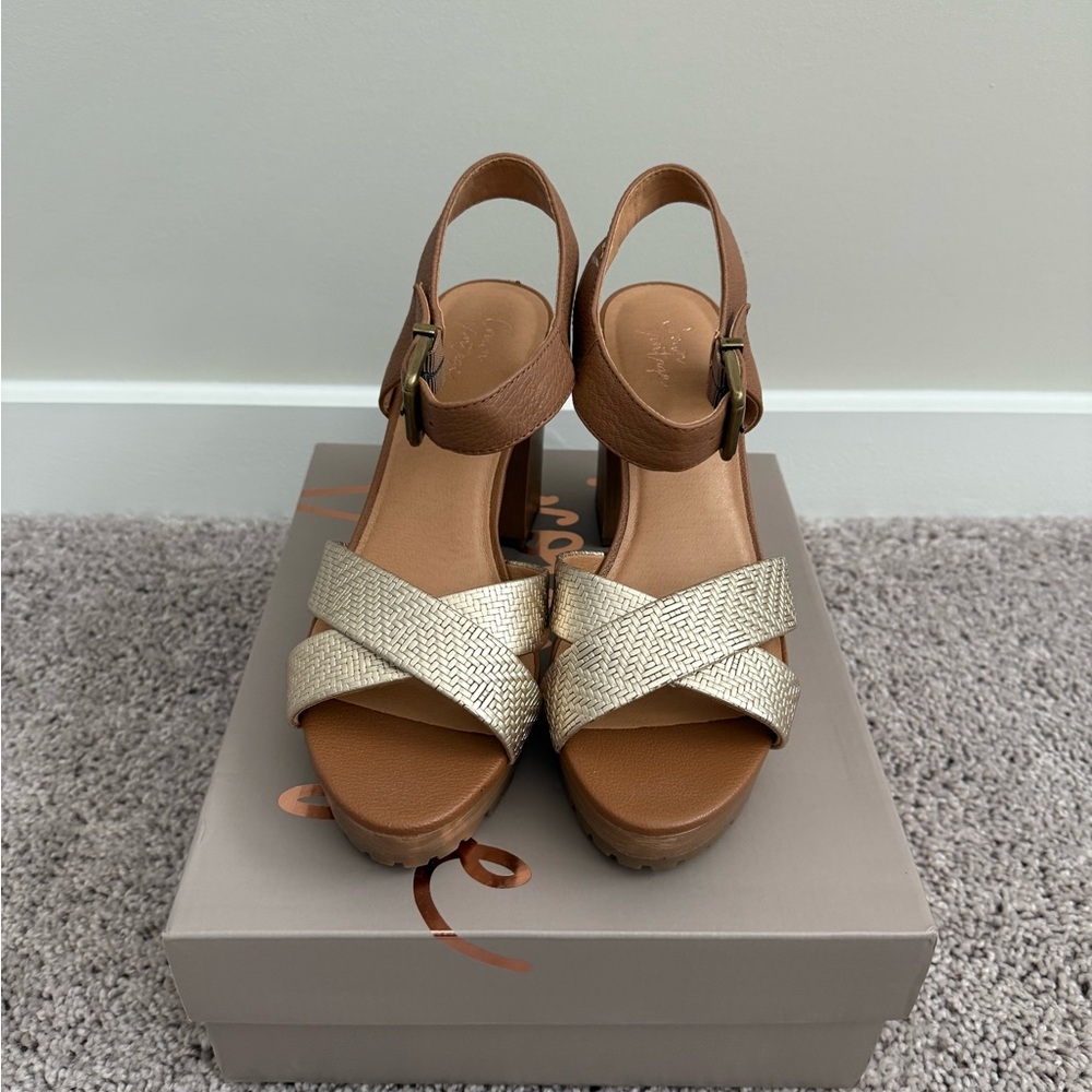 Crown Vintage Chunky Block Heels, size 9 (NWB!) ✨